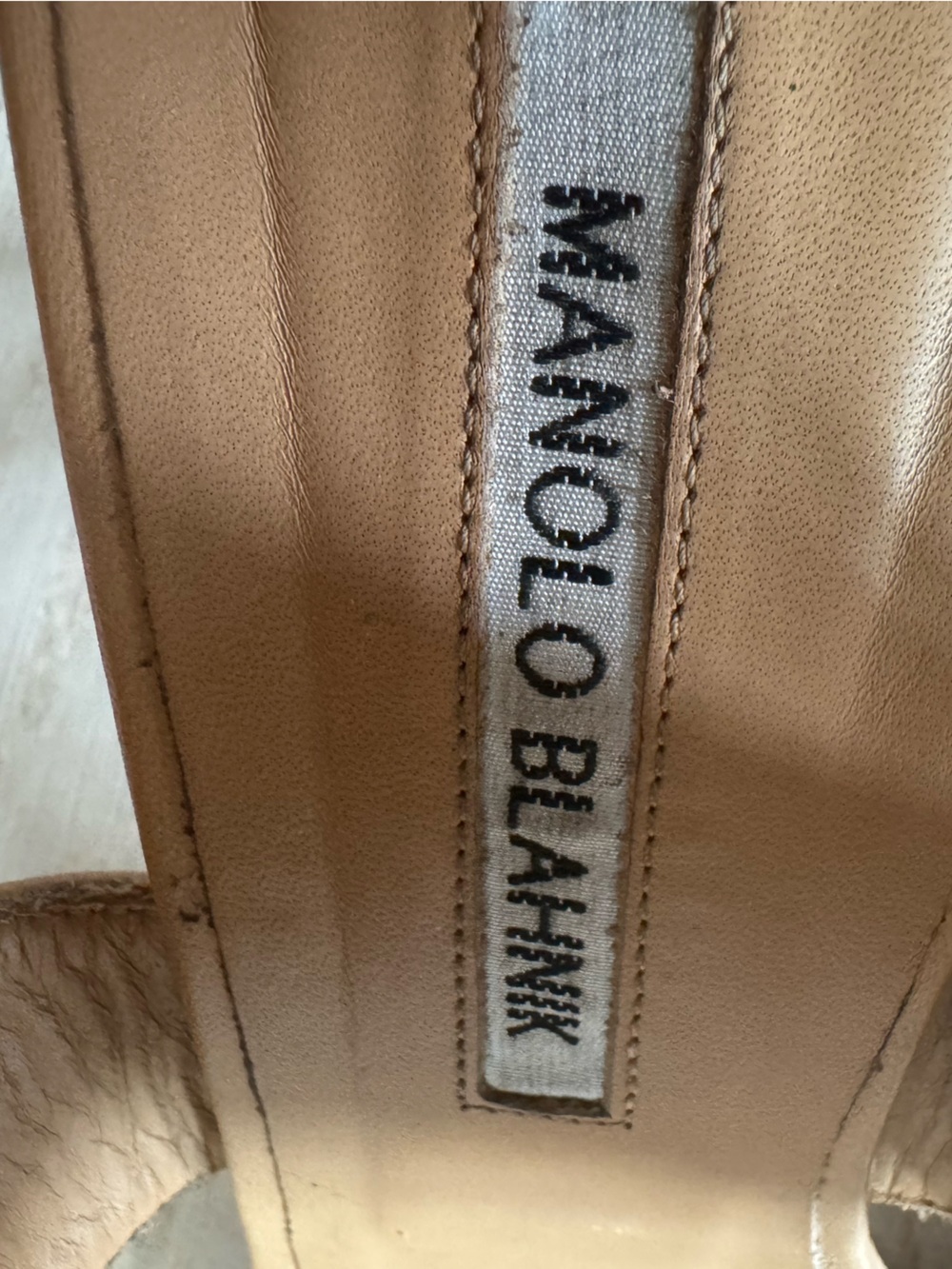 Manolo Blahnik Beige Loyal Calf Dune Heels Sandals 40 - Picture 4 of 5